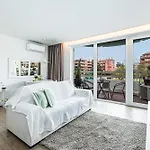 Апартаменты Golden Coast Портиман