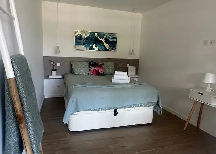Golden Coast Apartment *
